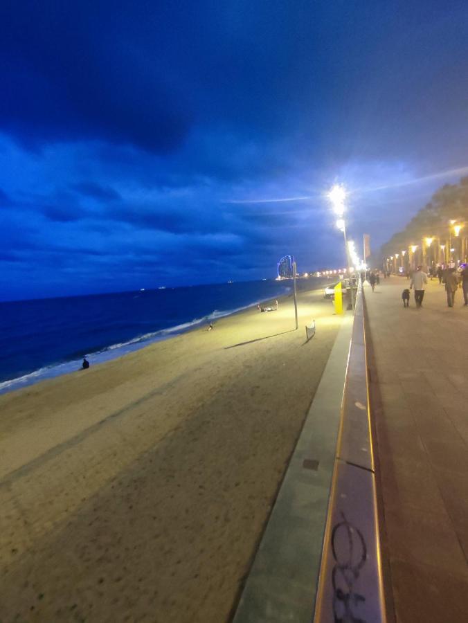 Nice Flat Within Walking Range To The Beach Barcelona Exterior photo