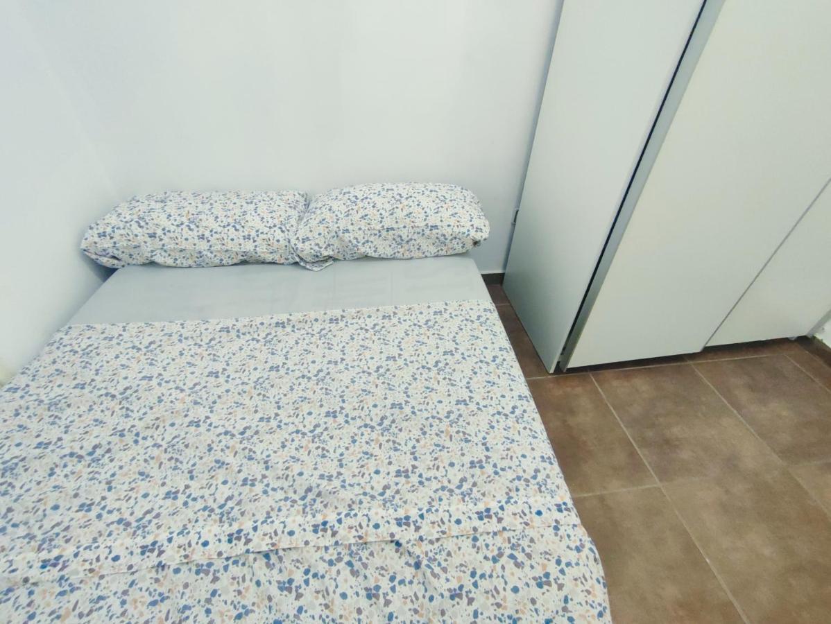 Nice Flat Within Walking Range To The Beach Barcelona Exterior photo
